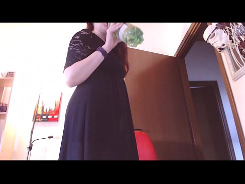 ❤️ Submisívna otrokyňa, ktorá miluje špinavé a šťavnaté nohavičky, je po zhliadnutí tohto videa nútená masturbovať! ❌ Šukanie video na nás
