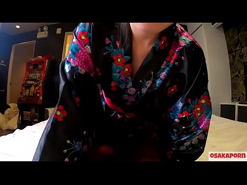 ❤️ Mladé cosplay dievča miluje sex až do orgazmu so squirtom v koníčku a fajkou. Ázijské dievča s chlpatou kundičkou a krásnymi prsiami v tradičnom japonskom kostýme v amatérskom videu, ktoré ukazuje masturbáciu so šukacími hračkami. Sakura 3 OSAKAPORN. ❌ Šukanie video na nás