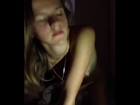 ❤️ Dievča masturbuje a vyvrcholí ❌ Šukanie video na nás